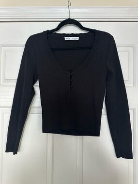 Zara Black Long Sleeve Ribbed Scoop Neck Top